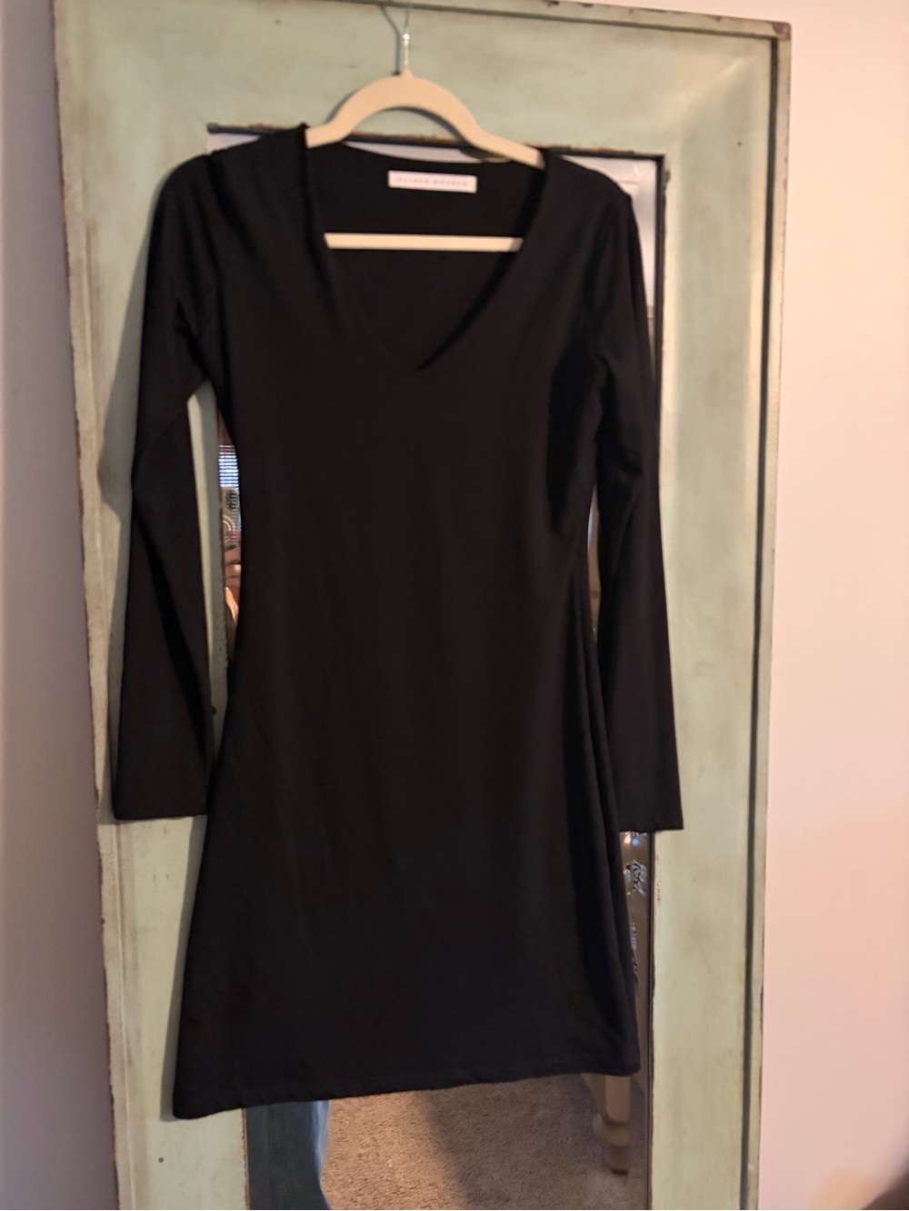 NWOT Susana Monaco Black V-Neck Long Sleeve Dress